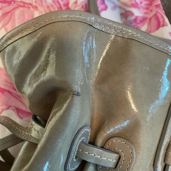 🌼 Summer Bag Blowout! 🌼 Rare Dooney & Bourke patent Leather Draw String Satchel - Picture 11 of 16